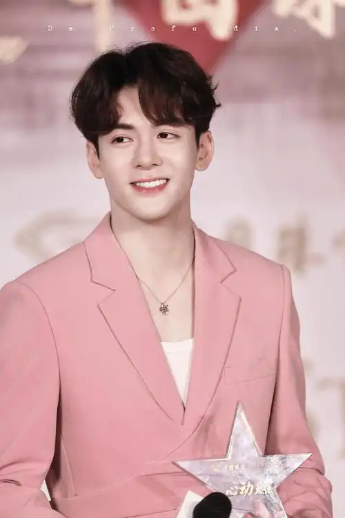 曾舜晞中国珠宝活动出图,好粉,贴合主题