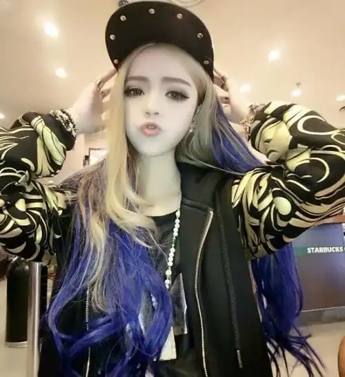 小酷爱qq非主流透明皮肤:淘气自是动感