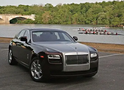 百万超级豪车亮相东莞车展劳斯莱斯领衔