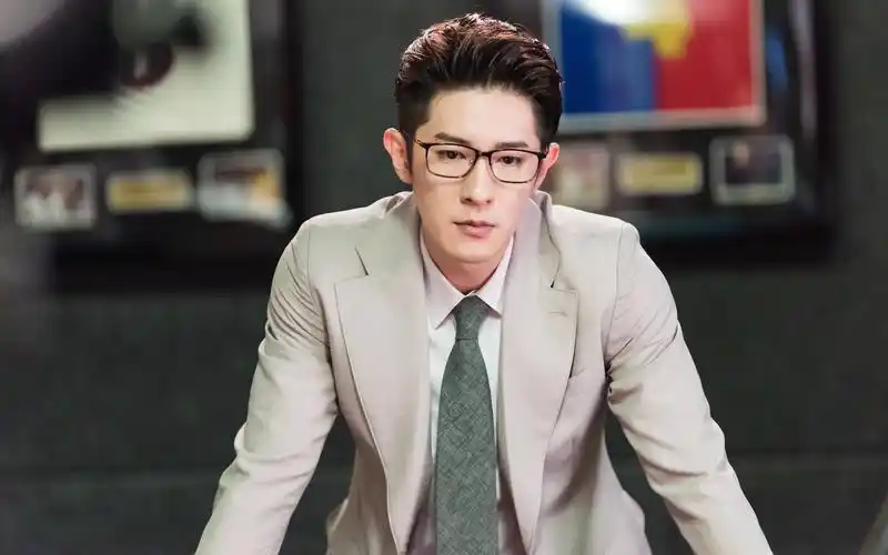 季肖冰 《温暖的弦》饰 高访 剧照43p