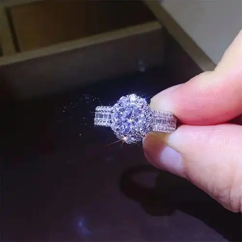 热卖1克拉豪华蕾丝新款1克拉白莫桑钻戒指d色莫桑石批发过测钻笔