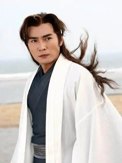 不惜净身出户只为女儿抚养权,焦恩俊现跟娱乐圈没半点关系?