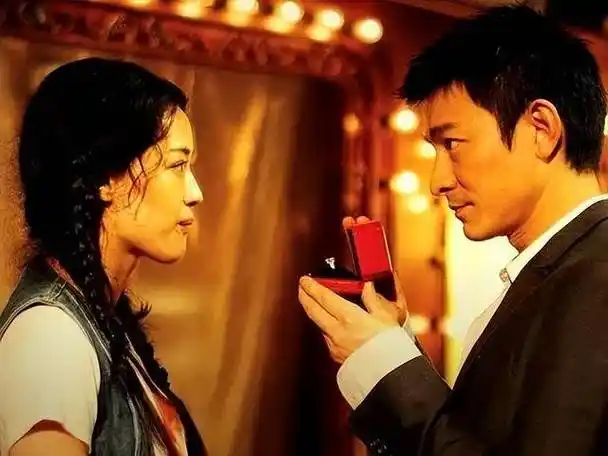 舒淇:华仔拍吻戏花样最多,会摆很多pose,坐下起身还有转圈圈_刘德华