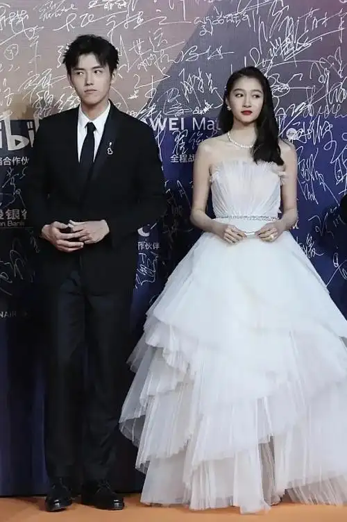 水关晓彤和陈飞宇