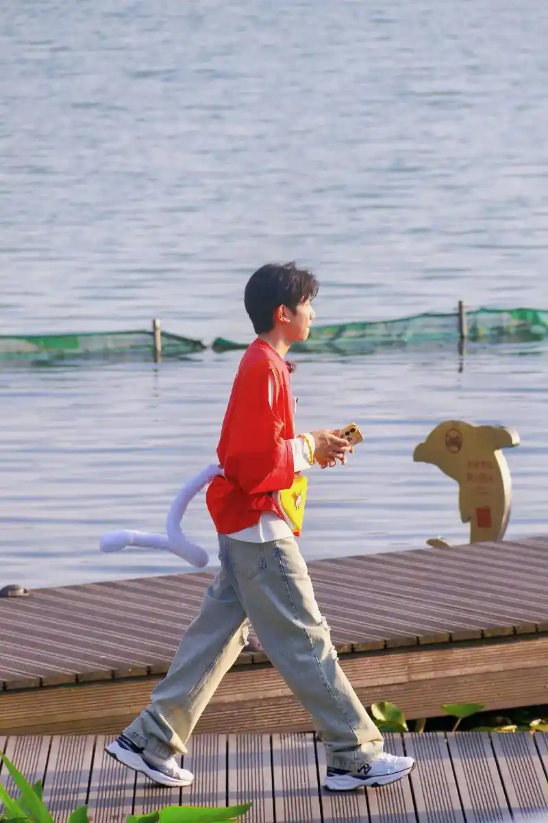 城市捉迷藏王源 #随手发一个小日常 可可 - 抖音