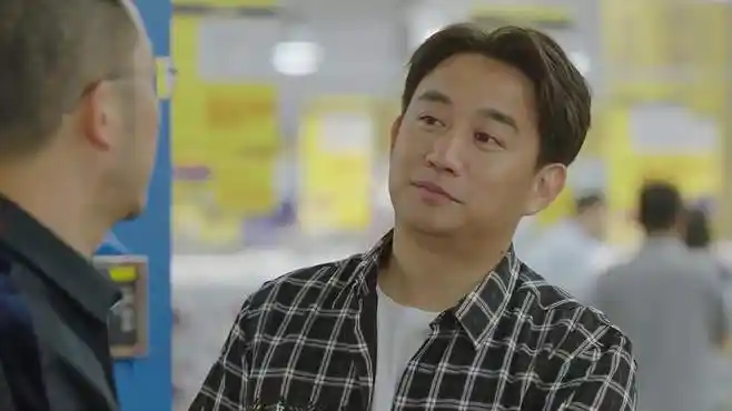 小欢喜:沙溢逛超市,谁料碰上前妻和黄磊一起,这下有好戏了-影视综视频