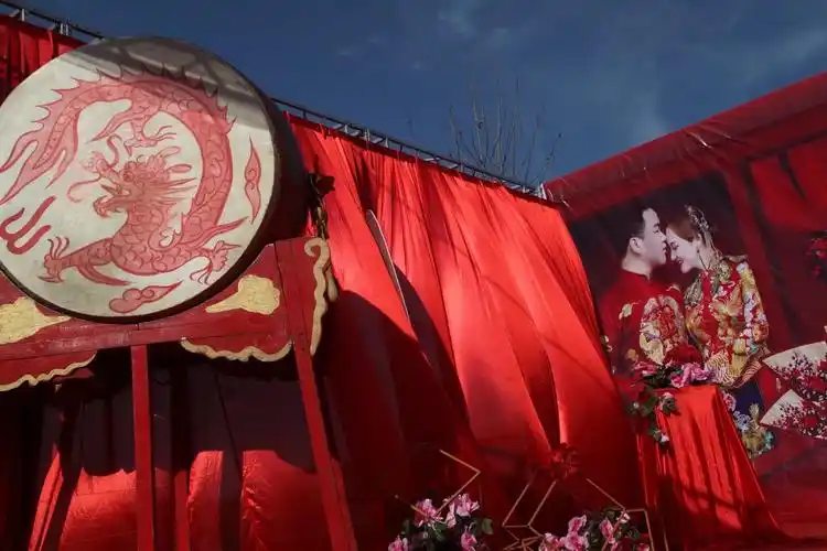 三彩小镇传承中式婚礼,展现古典魅力