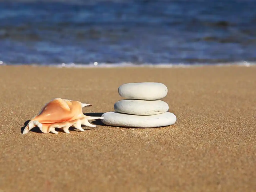 光滑漂亮的鹅卵石图片桌面壁纸