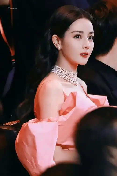 迪丽热巴真的太会"抄"!怪不得她是红毯女王!