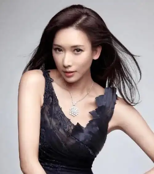 肤白貌美,大长腿,性感迷人的林志玲_网易订阅