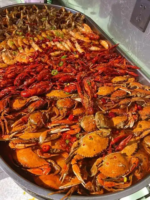 长春99块钱洗浴汗蒸 海鲜自助大餐,超多海鲜烤羊排牛排,太丰盛