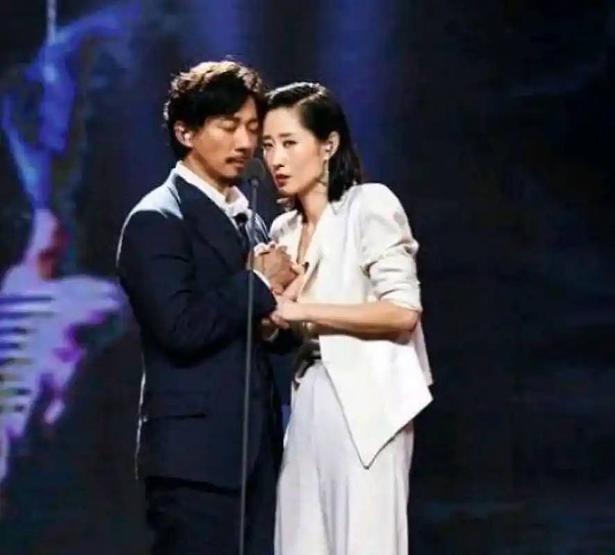 2013年,为什么刘敏涛在日本街头向丈夫要20块买雪糕?