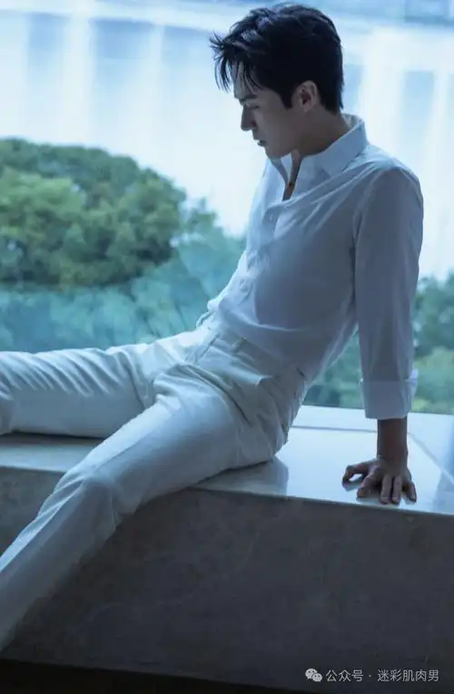 《仙剑四》男主茅子俊早期拍"魅力先生"写真被扒出……哇