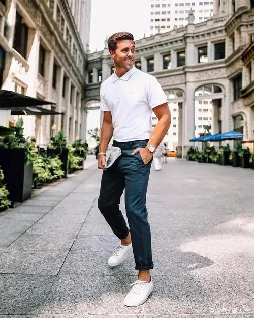 上了年纪的男人,夏天穿搭少不了这"一裤两衣",时尚百搭又有型