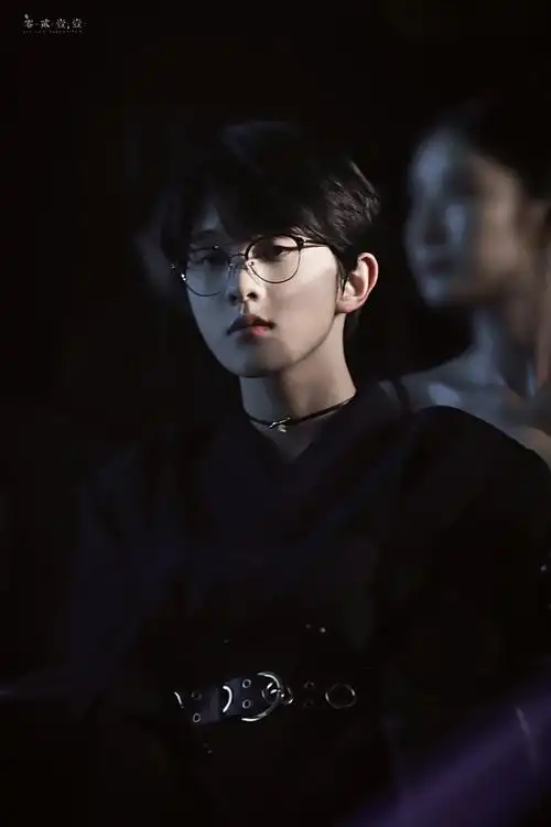 请你交出你手机里最喜欢张星特的一张图