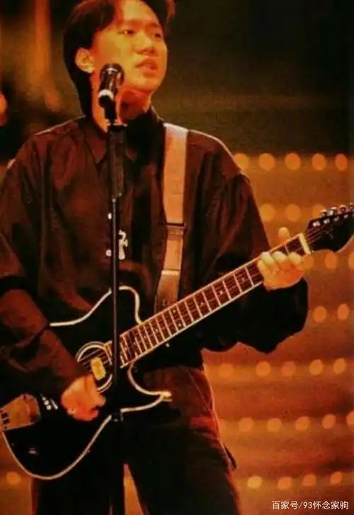 带你看看那些陪伴黄家驹叱咤乐坛的吉他!