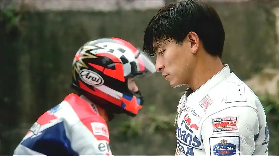 烈火战车:刘德华这段表演绝了,和男子飙摩托车,强烈推荐!