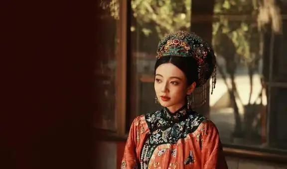 何瑞贤宫廷掠影大片##何瑞贤古装的正确打开方式#解锁更多明星久览