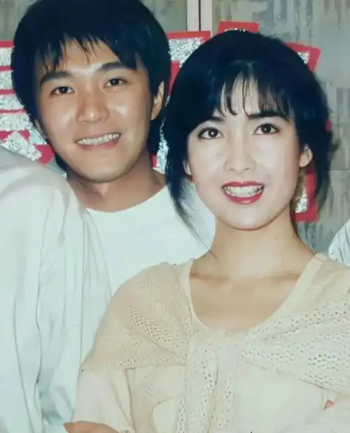 决绝子#周星驰早期和各种港星的合照#周星驰#吴孟达#张敏#吴君如#巩俐