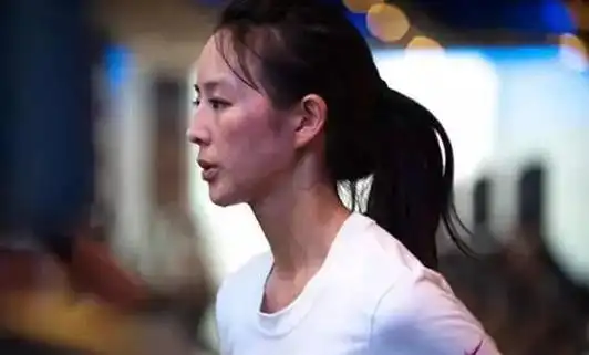 37岁的张钧甯,对自己到底有多"狠"?