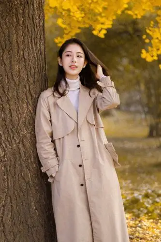 潘启言就读于同济大学表演系本科95年天蝎座上海人