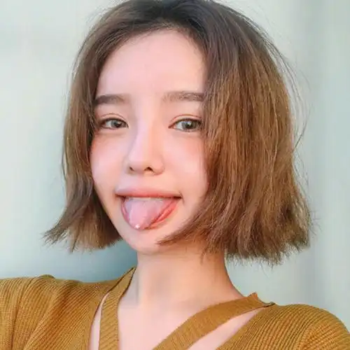 女学生短发无刘海发型 尽显学院风