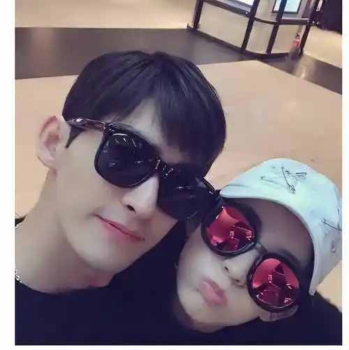 圈内知名娱记"追瓜少年阿飞"爆料演员张翰疑似又换新女友了,与神秘