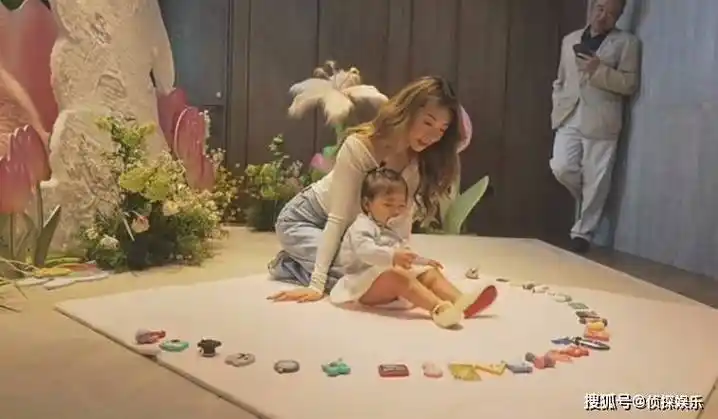 看来小一镂蠢椿岷吐杪一样,是一个"生意人"呀,哈哈哈.