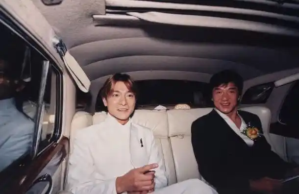 小崔问刘德华:成龙儿子犯错误,你怎么想?