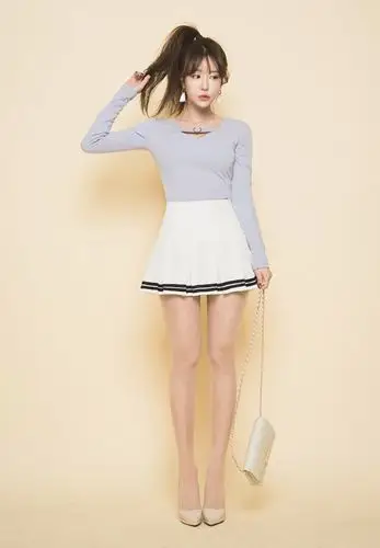 超短裙美女性感大胆修长美腿诱惑写真