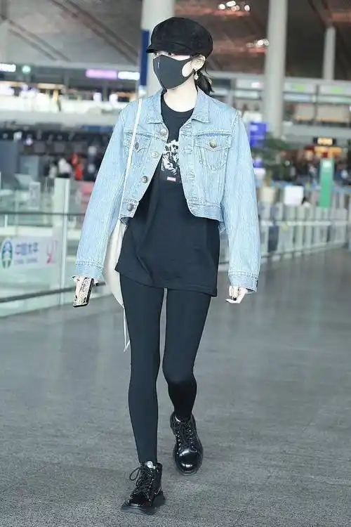 古力娜扎失误了?露脐衣 无痕裤明明又飒又美,却被内搭t恤拖后腿!