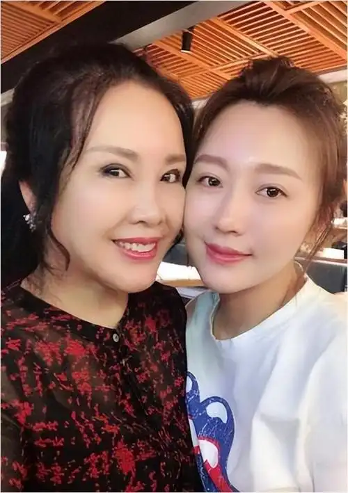 潘长江65岁陷晚节风波名和利救不了崩塌形象艺术家光环不再