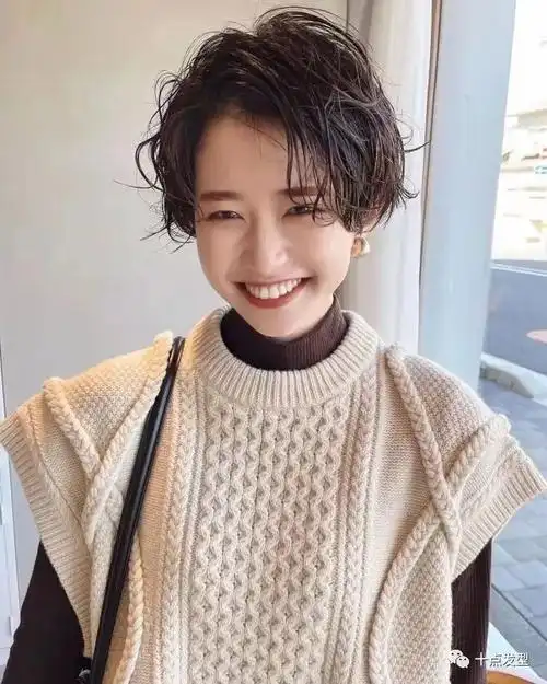 今年超流行的短发摩根纹理烫