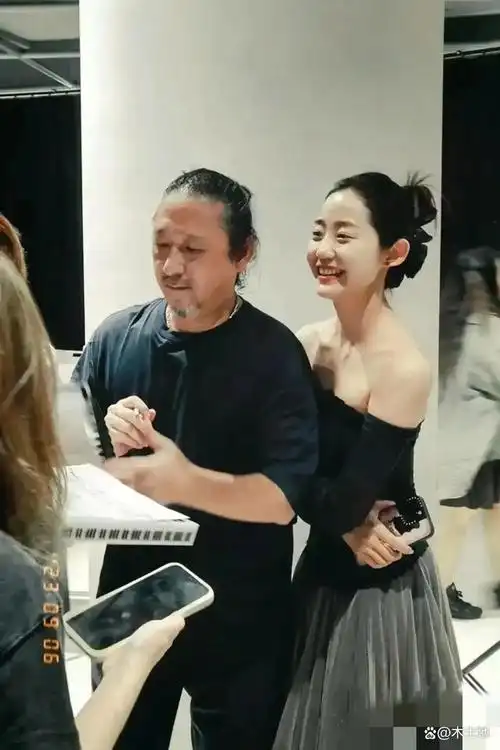 三宝和万千惠相差25岁年龄差在一起多年仍然亲密无间