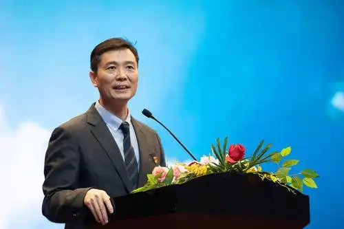 中华中学毕业典礼徐飞校长送上殷切期待:第22个故事故事未完待续