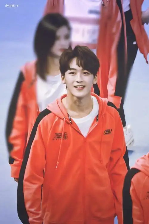 何洛洛粉丝有什么想问的吗