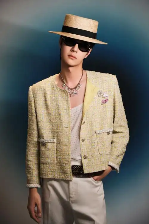 智族gq moty年度人物盛典##王一博南法度假风造型