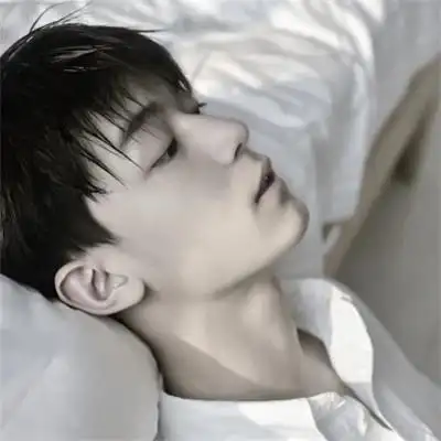 男生帅气冷酷头像