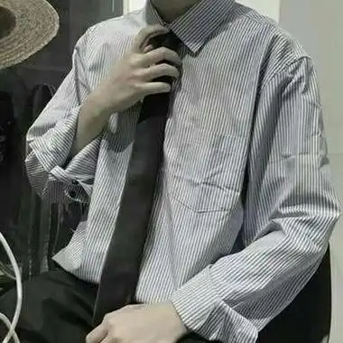 白衬衫小清新男生头像