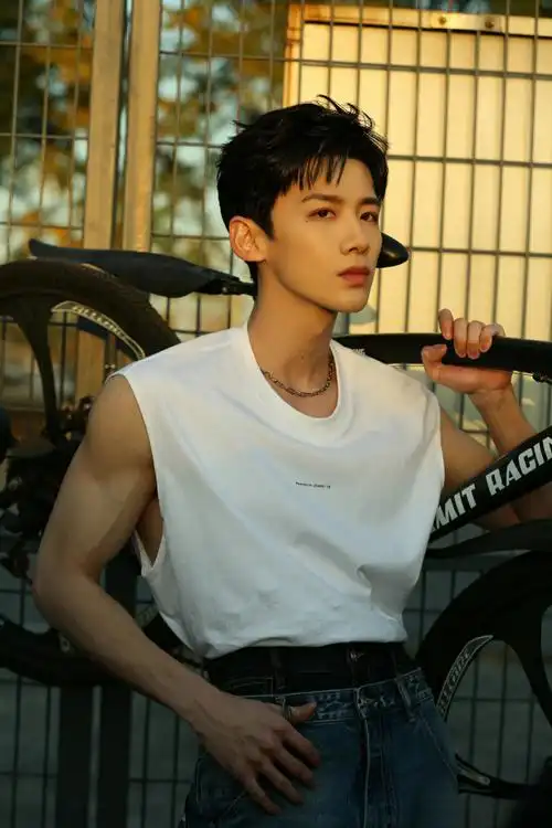 有没有白敬亭很惊艳的照片