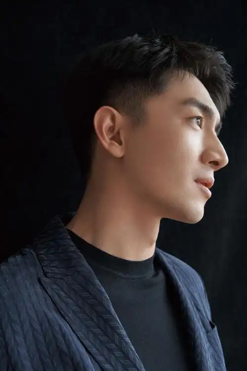 林更新出席平台活动 晒出帅照引网友评论:这颜值无敌了