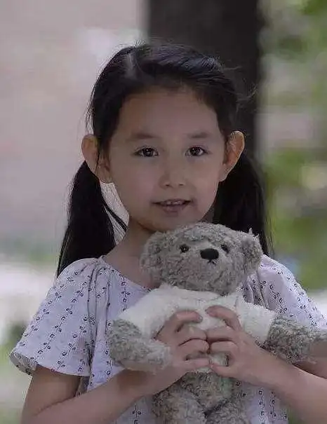 童星出道,几乎出演了大多数女主童年的蒋依依,为什么突然不火了