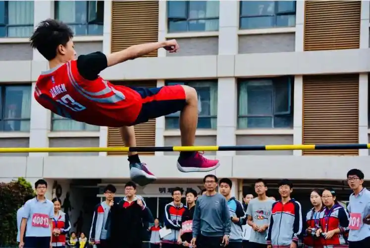 我想,这都要归功于中华中学的悉心栽培.