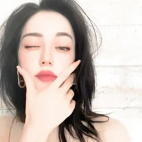 迪丽热巴首位破3000w点赞女明星#    flag*头像「壹」999595