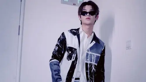 黄明昊酷帅时尚写真图片桌面壁纸壁纸