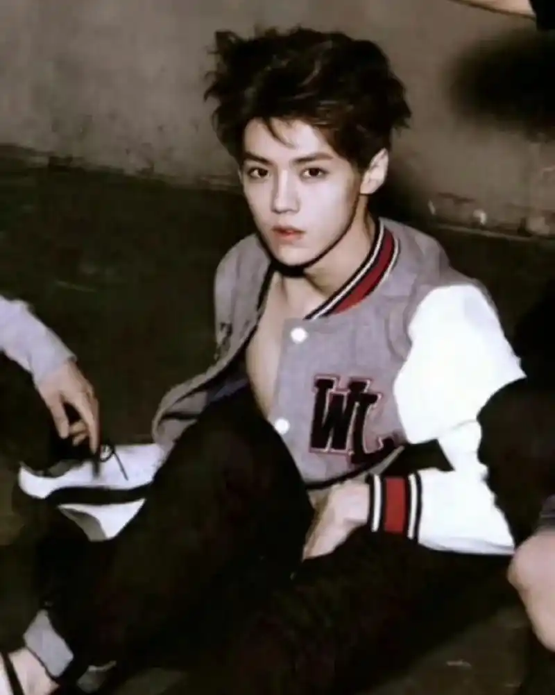 说到初恋脸,谁能逃得过exo时期的鹿晗啊,白月光06#从漫画 - 抖音