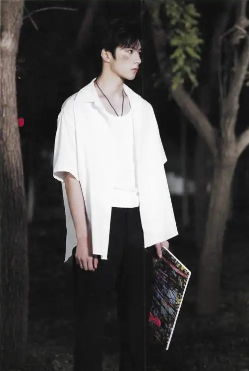 青年演员刘耀文##时代少年团楼间楼概念片上线