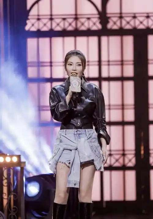 《听姐说》黄小蕾承认追过大张伟引热议 王子文阚清子力挺徐冬冬_网友