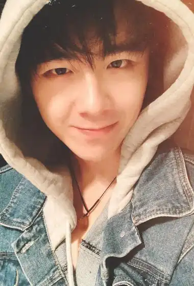 简介:摩登兄弟刘宇宁江苏卫视跨年演唱会图片,分享一组摩登兄弟图片给