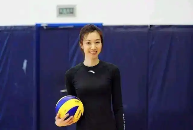 李颖点评世俱杯,如何学习欧美职业化,保持中国女排的自信